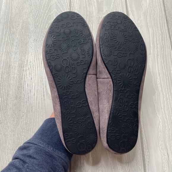 Ugg Women's Alloway Grey Suede Crystal Bow Bedazzled Ballet Flats Size 7.5 - Picture 3 of 9
